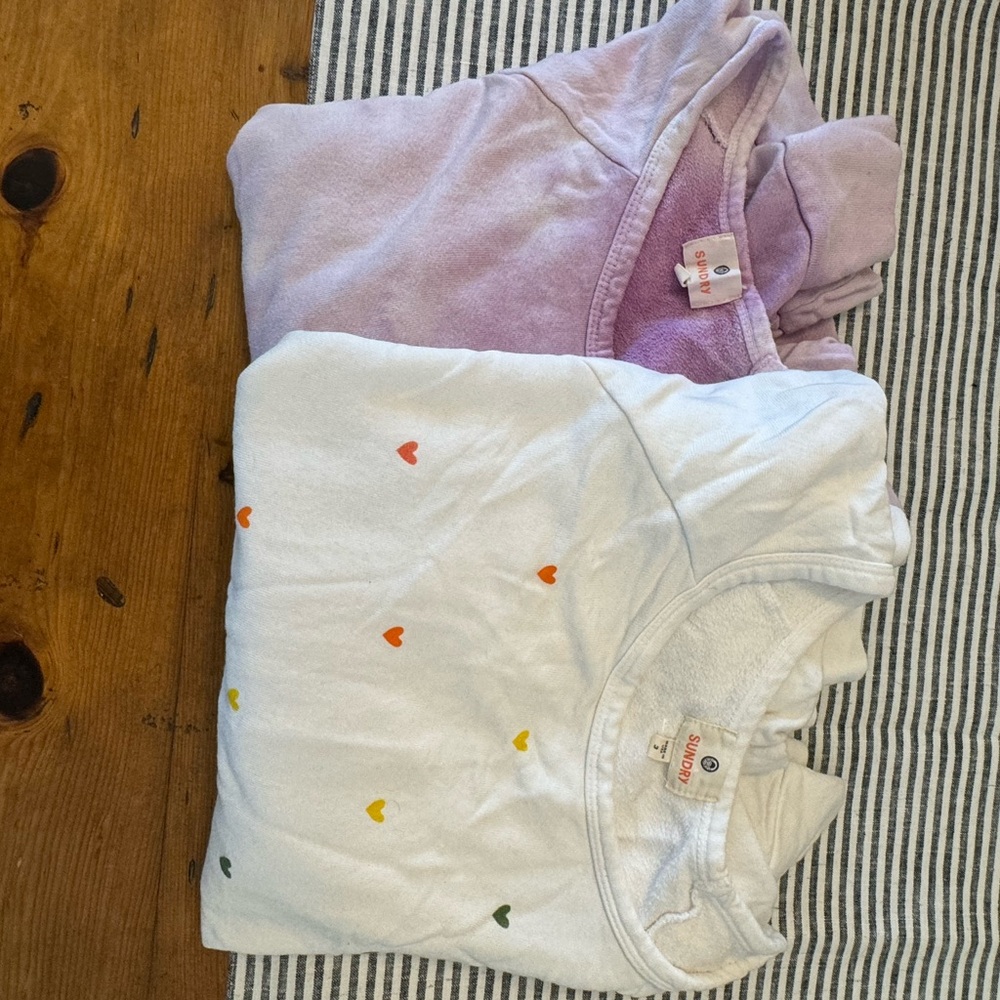 Sundry sweatshirts bundle of 2